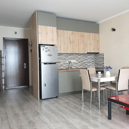 Lia'S Apartment In Orbi Батуми Екстериор снимка