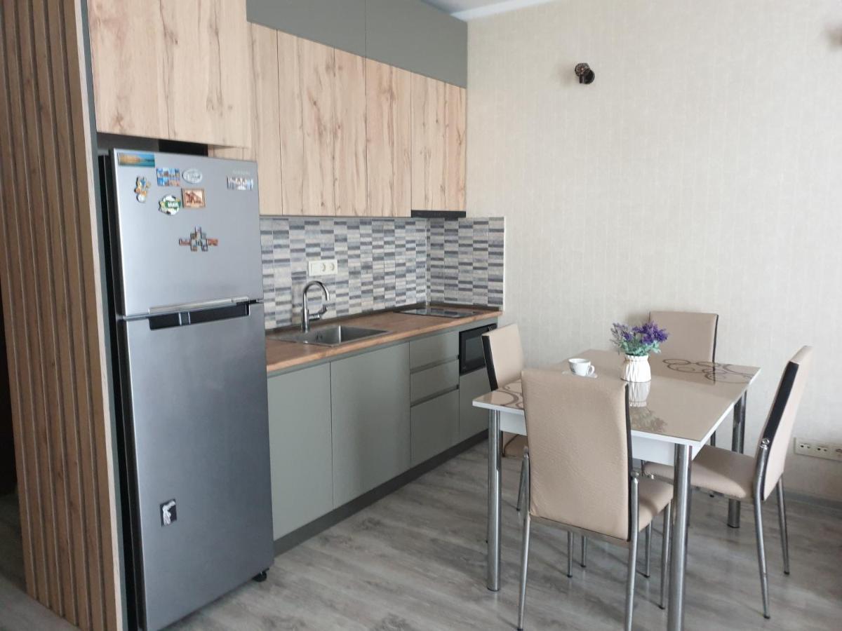 Lia'S Apartment In Orbi Батуми Екстериор снимка