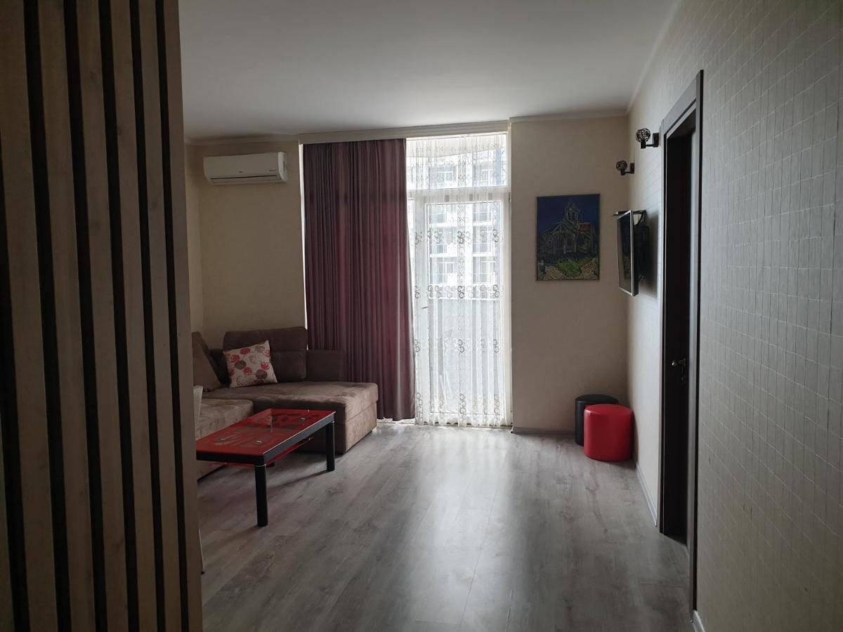 Lia'S Apartment In Orbi Батуми Екстериор снимка