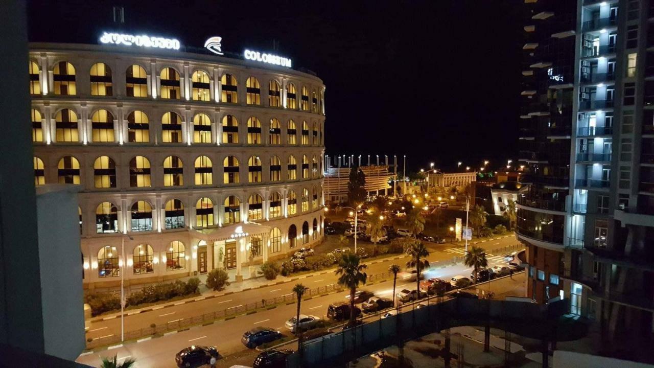 Lia'S Apartment In Orbi Батуми Екстериор снимка