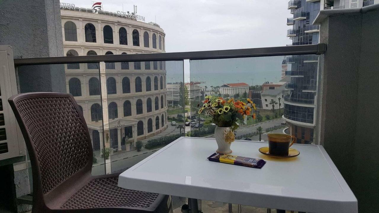 Lia'S Apartment In Orbi Батуми Екстериор снимка
