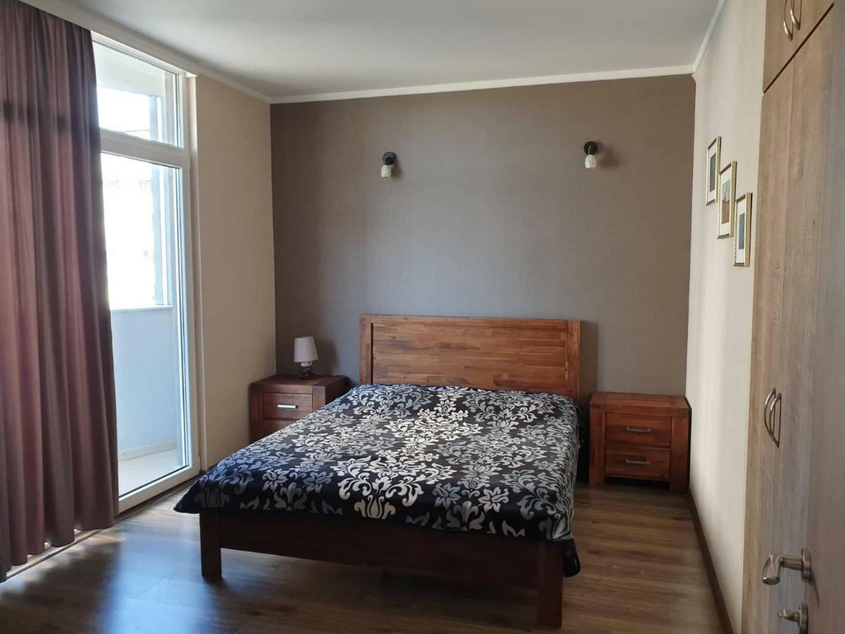 Lia'S Apartment In Orbi Батуми Екстериор снимка